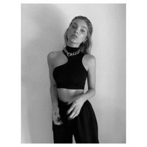 Top corto sin mangas con cuello alto y detalle de recorte para mujer, Top corto asimétrico activo Top corto sin mangas con cuello alto y detalle de recorte para mujer, Top corto asimétrico activo